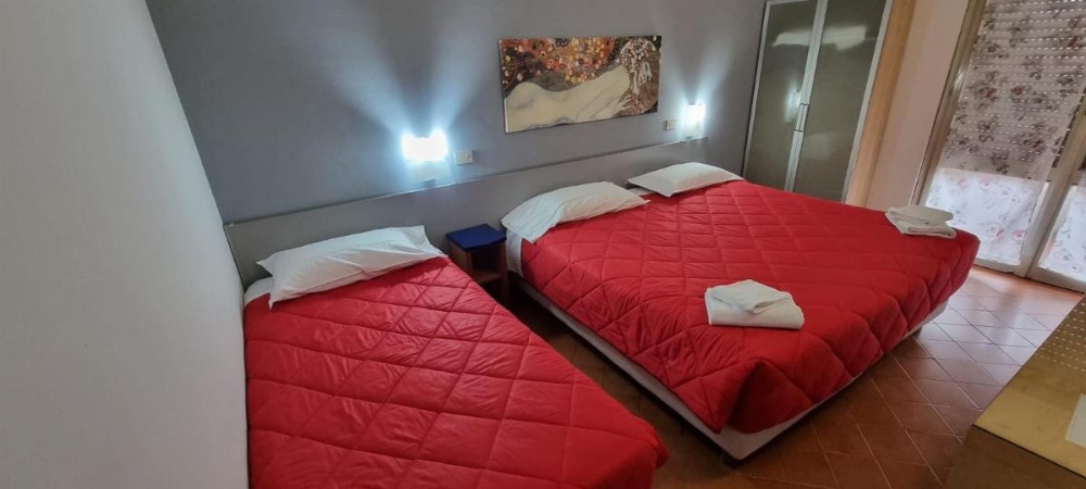 Room image 3