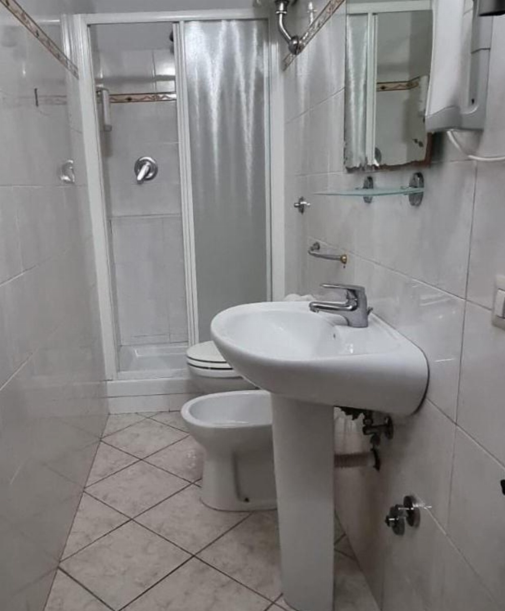 Room image 4