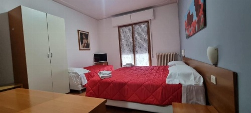 Hotel Indicatore Budget & Business At A Glance image 5