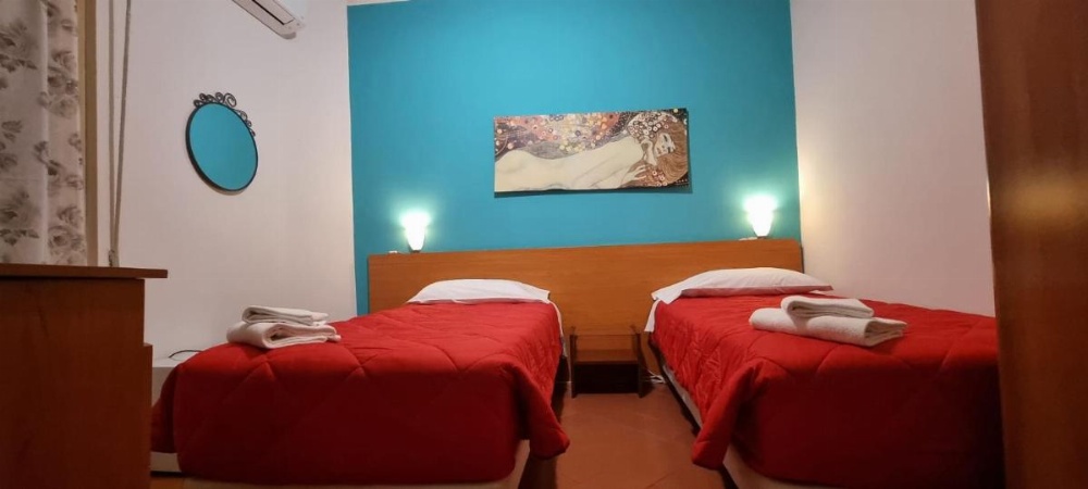 Room image 3